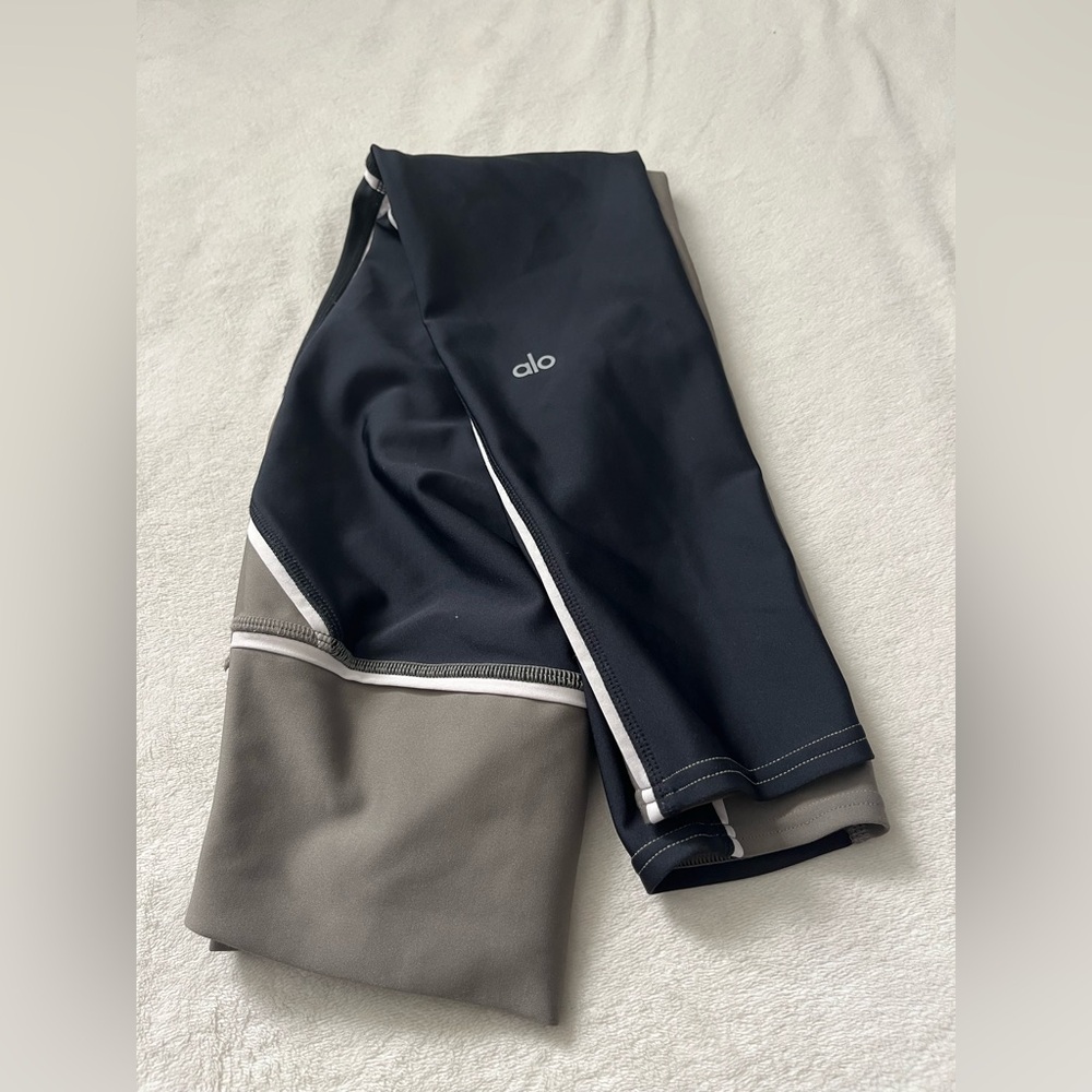ALO Yoga 7/8 High Waisted Element Colorblock Leggings